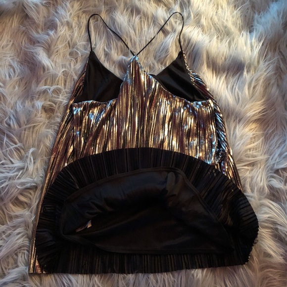 ON HOLD🖤EXPRESS NWT silver cupcake tank - Picture 3 of 3